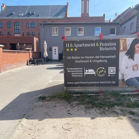 H& Einzel- und Doppelzimmer im Zentrum jedes Zimmer mit Küchenzeilen - 24h Check In Pension Heinrich Greifswald Exterior foto