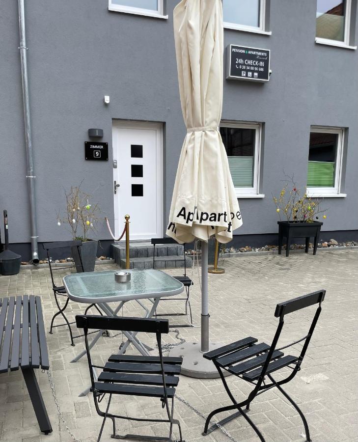 H& Einzel- und Doppelzimmer im Zentrum jedes Zimmer mit Küchenzeilen - 24h Check In Pension Heinrich Greifswald Exterior foto