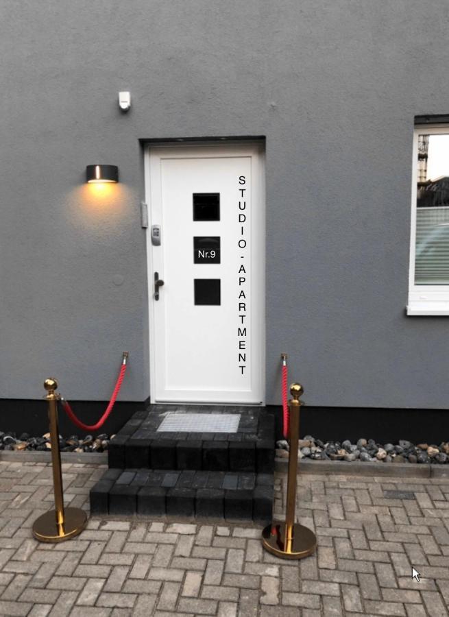 H& Einzel- und Doppelzimmer im Zentrum jedes Zimmer mit Küchenzeilen - 24h Check In Pension Heinrich Greifswald Exterior foto